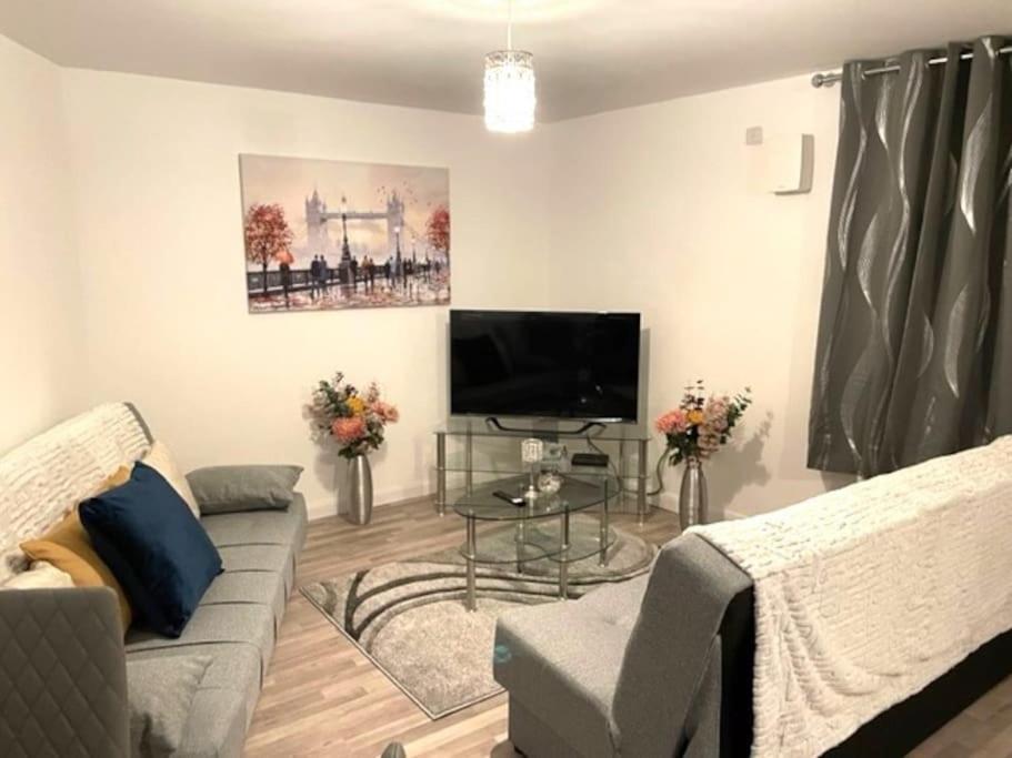 Supreme - 1 Bedroom Apart Sleeps 4 Short/Long Stay Gillingham  Exterior foto