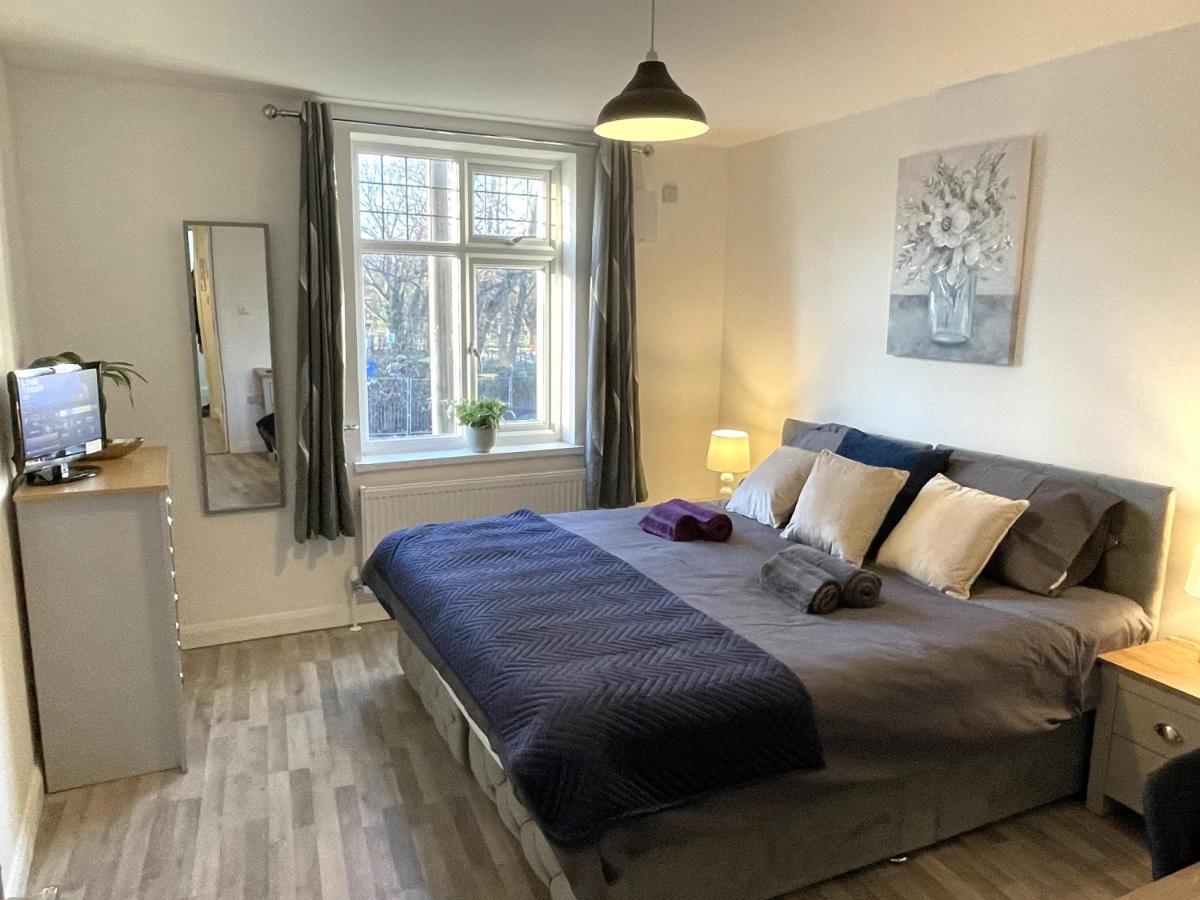 Supreme - 1 Bedroom Apart Sleeps 4 Short/Long Stay Gillingham  Exterior foto